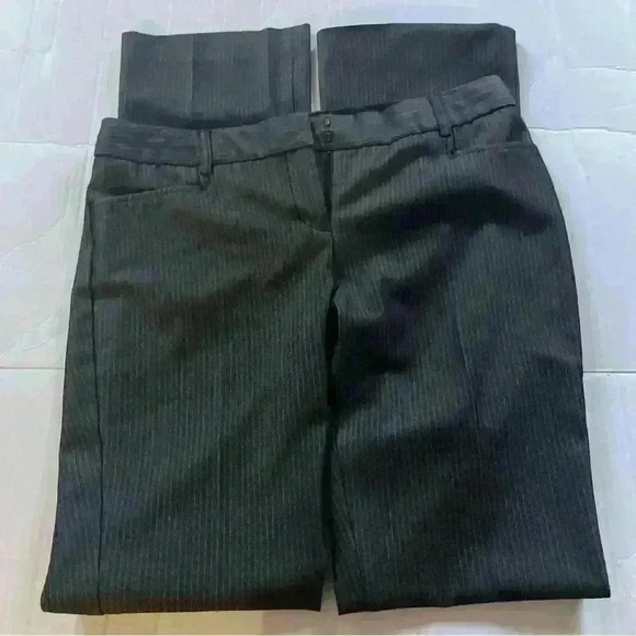 Express Women’s Dress Pants Pinstripe Size 4R - Picture 1 of 4
